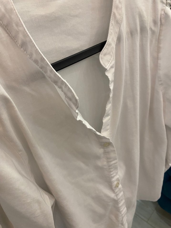 Uzun Kollu Düğmeli Beyaz Gömlek - Görsel 3