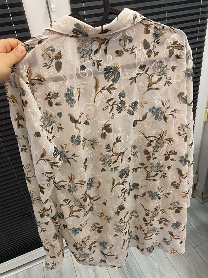 Desenli, düğmeli, uzun kollu kadın gömlek - Görsel 2