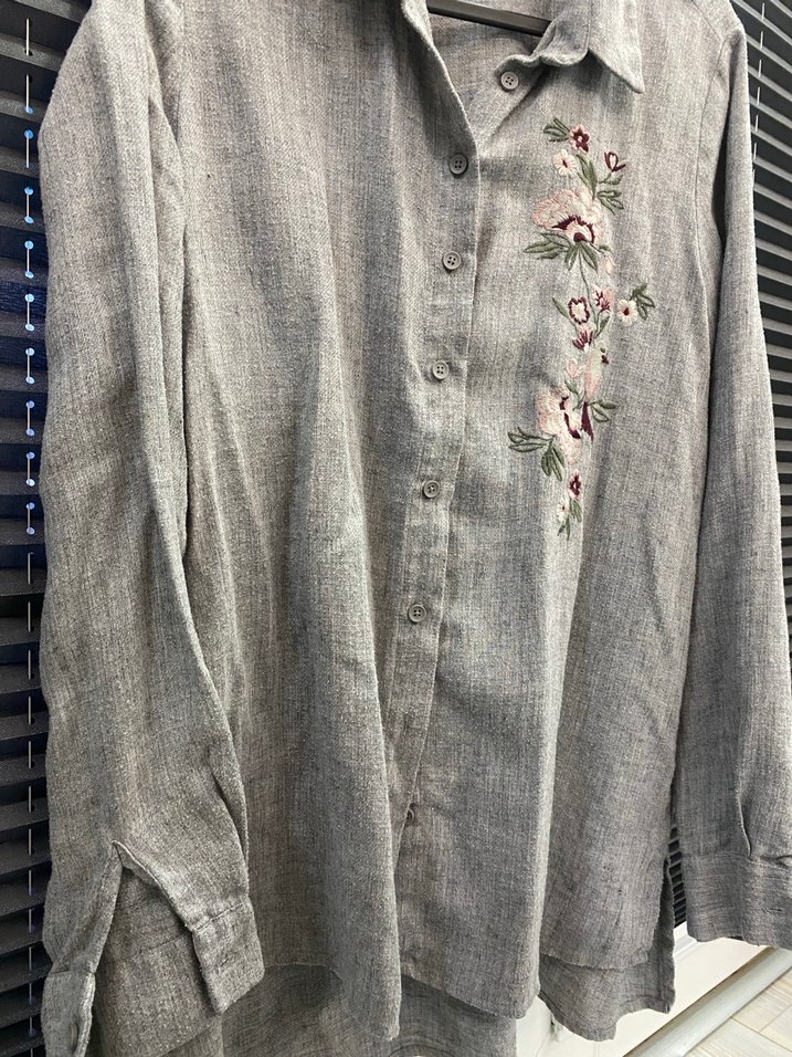 Gri Nakışlı Keten Kadın Gömlek - Görsel 2