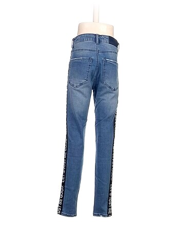 34 Beden Stradivarius Jean / Kot %70 İndirimli.