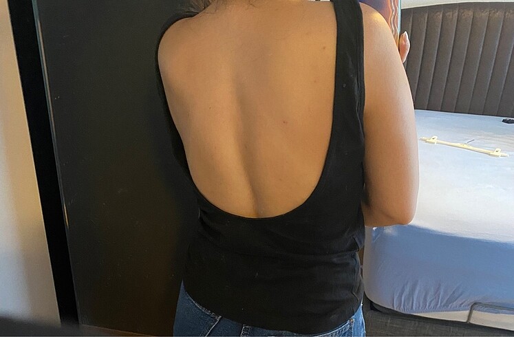 Diğer Sırtı açık bluz