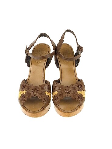 36 Beden Moschino Dolgu Topuk %70 İndirimli.