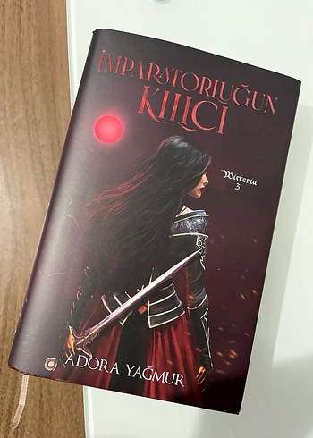  İmparatoriç Gün Kiici - Adora Yağmur