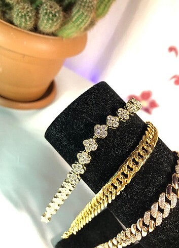 Beden Ful taşlı Vip Bileklik
