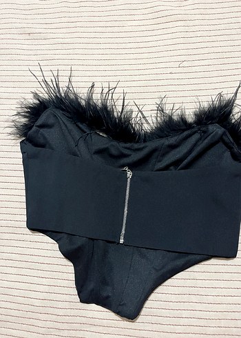 Siyah Tüy Detaylı Straplez Mini Büstiyer - Görsel 2