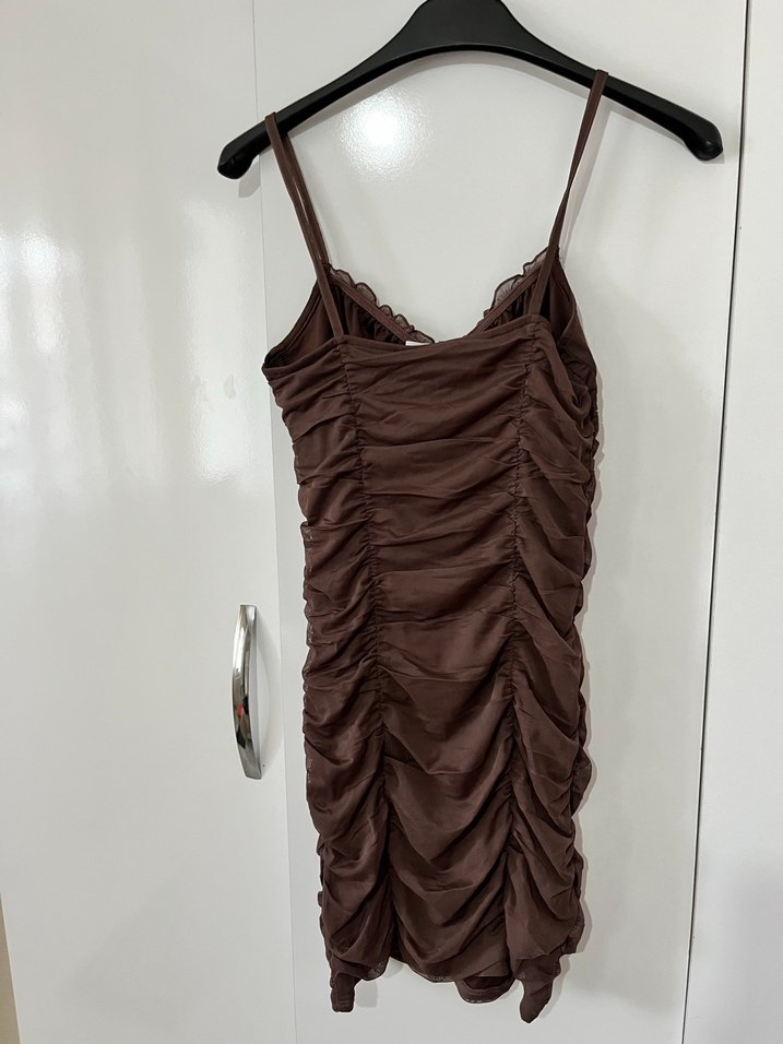 Kahverengi Drapeli İnce Askılı Midi Elbise - Görsel 2