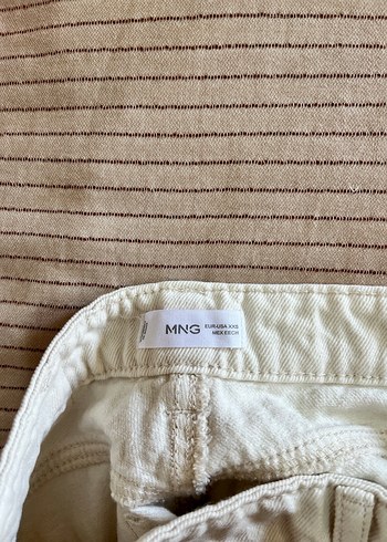 Beyaz Kadın Mini Denim Şort - Görsel 3