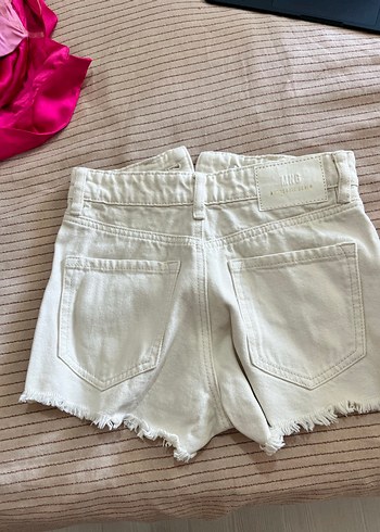 Beyaz Kadın Mini Denim Şort - Görsel 2