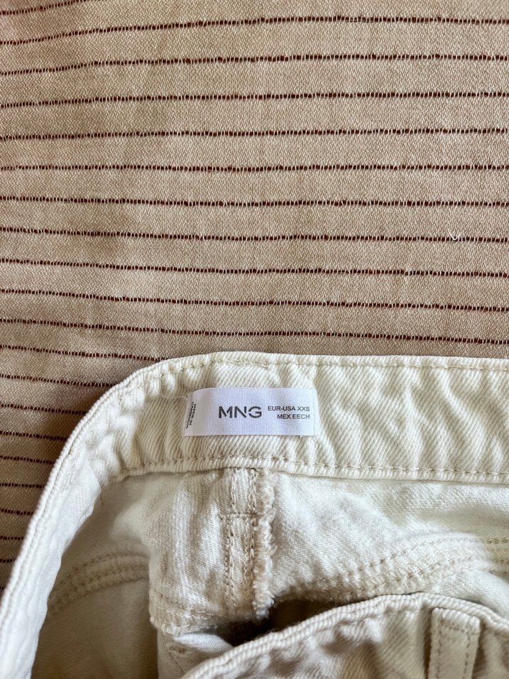 Beyaz Kadın Mini Denim Şort - Görsel 3