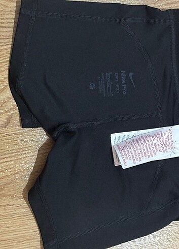 xs Beden siyah Renk Nike pro kadın şort