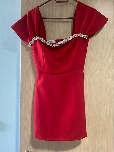 Eyyo Kırmızı taş detaylı mini elbise