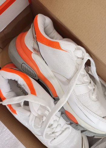 Catwalk Junkie Beyaz Turuncu Bağcıklı Kadın Spor Ayakkabı