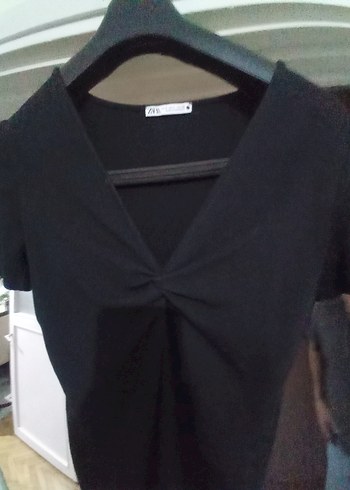 Zara V Yaka Siyah Mini Pilili Bluz