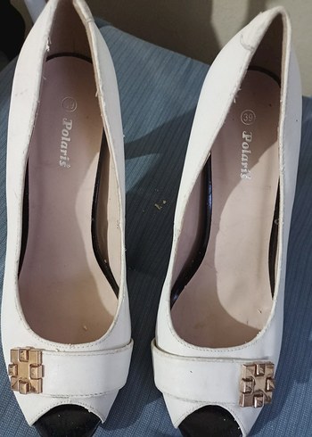 Polaris Beyaz Tokalı Stiletto Topuklu Kadın Ayakkabı