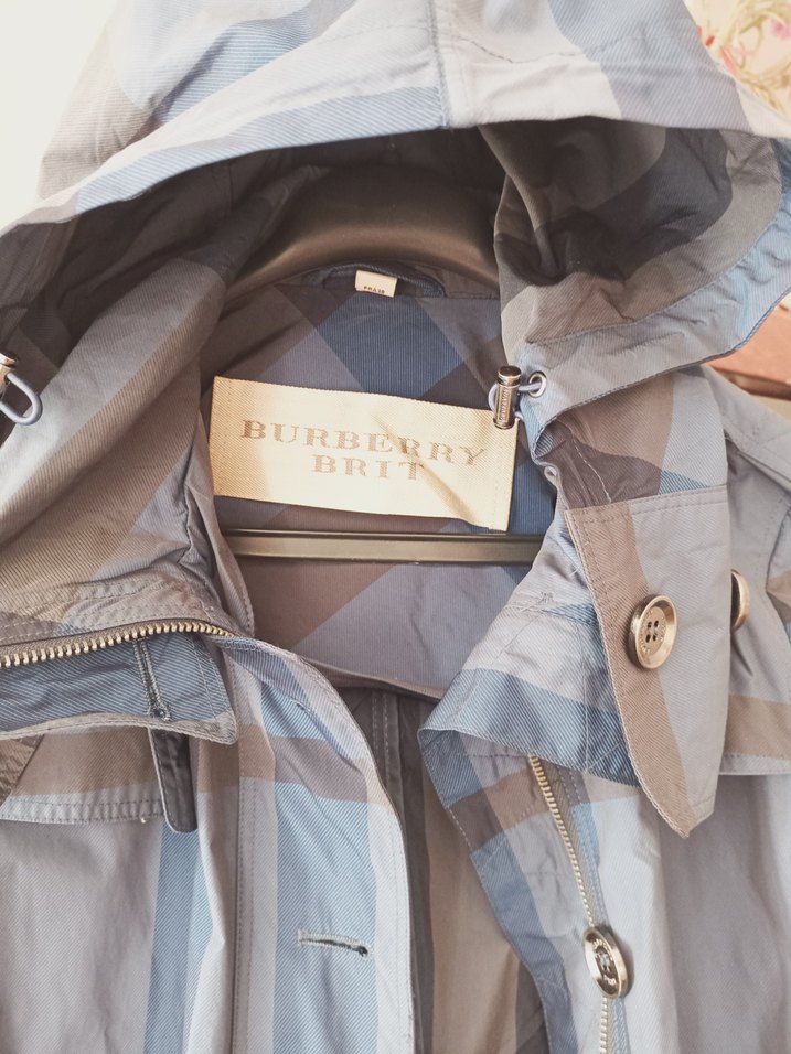 Kadın Mavi Uzun Düğmeli Yağmurluk - Görsel 2