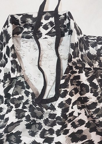 Siyah Desenli Kadın Spor Atlet ve Şort Takımı - Görsel 2