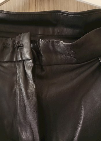 Siyah Deri Kemerli Mini Şort - Görsel 2