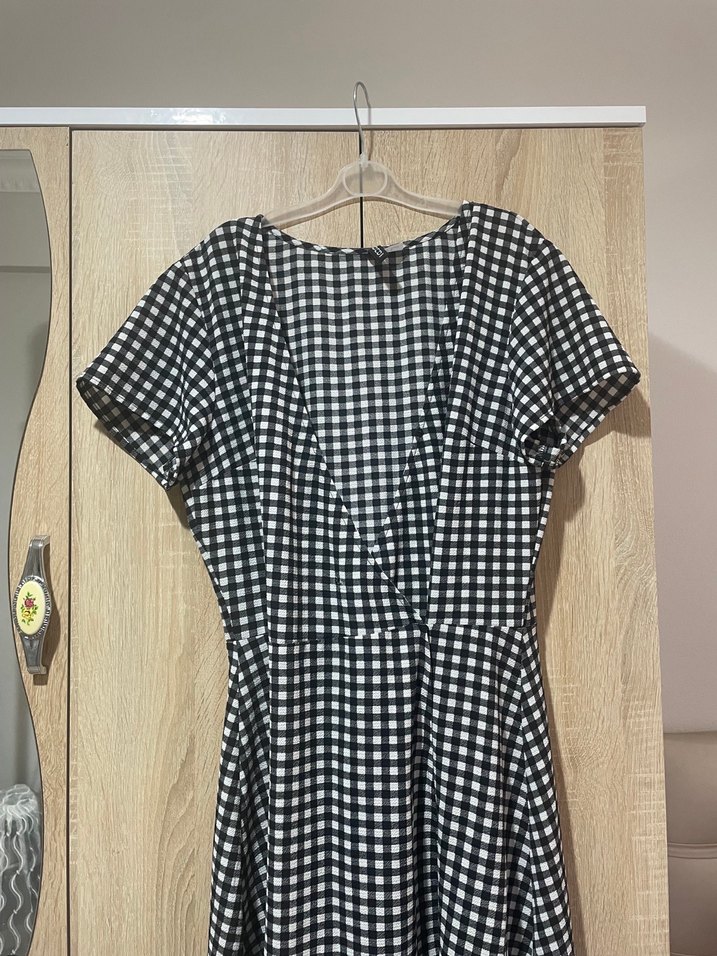 H&M Kareli V Yaka Elbise - Görsel 4