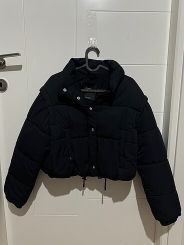 BERSHKA mont
