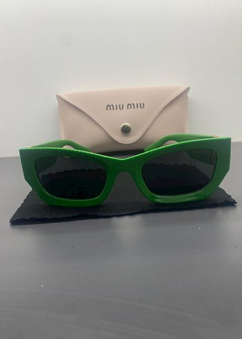 Miu Miu Güneş Gözlüğü