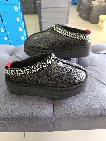 UGG Terlik