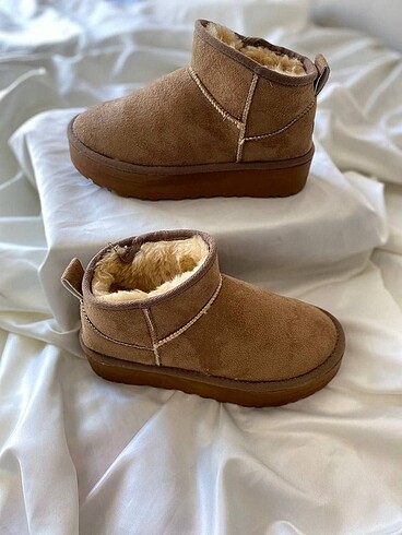 Ugg UGG Bot