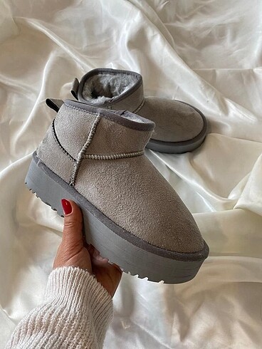 UGG BOT