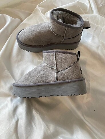 39 Beden UGG BOT