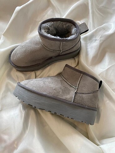 39 Beden gri Renk UGG BOT