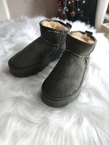Ugg UGG Bot