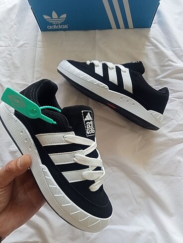 36 Beden siyah Renk Adidas Spor Ayakkabı
