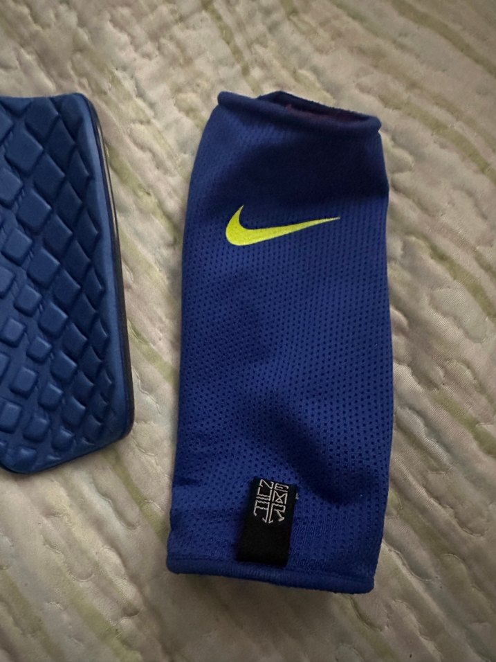 Nike çocuk futbol koruyucu - Görsel 4