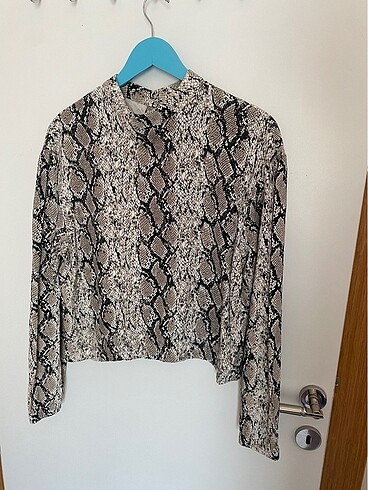 Bershka yılan desen bluz
