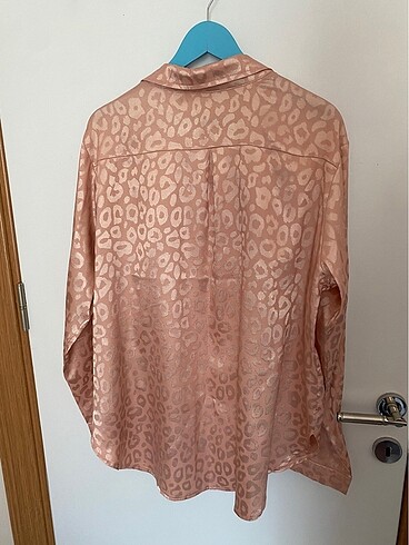 American Vintage Pembe Leopar desenli saten gömlek