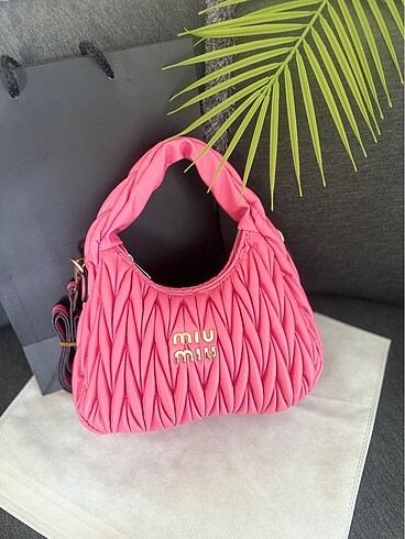 Miu Miu pembe