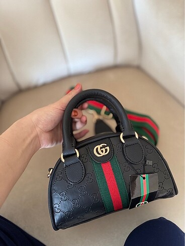 Gucci siyah