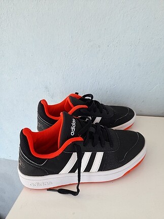 Adidas spor ayakkabı