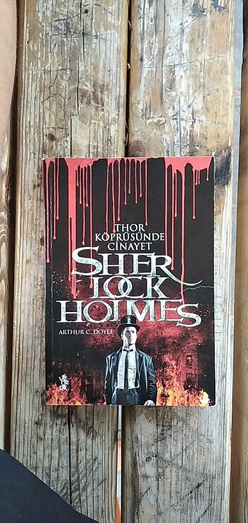 SHERLOCK HOLMES 