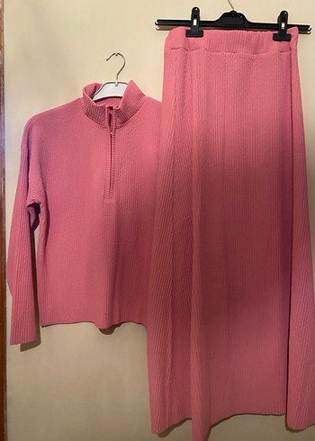 Pembe Yüksek Yakalı Kadın takım - Görsel 3