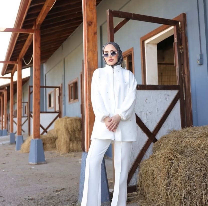 Uzun Beyaz Kadın Takım Elbise Tival - Görsel 3