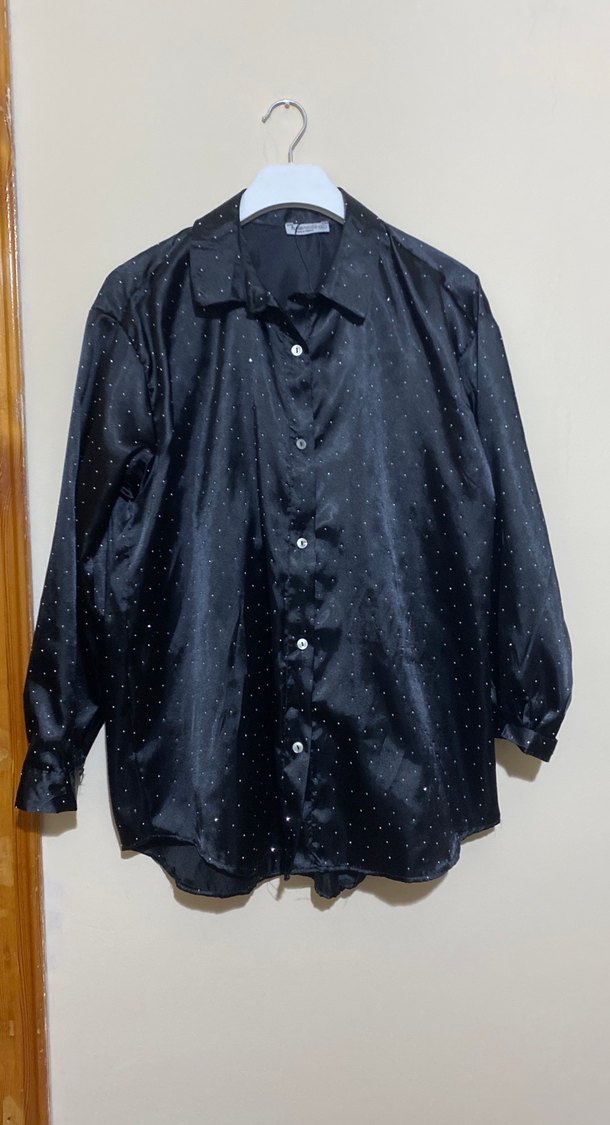 Saten Görünümlü Siyah Uzun Kollu Gömlek - Görsel 2