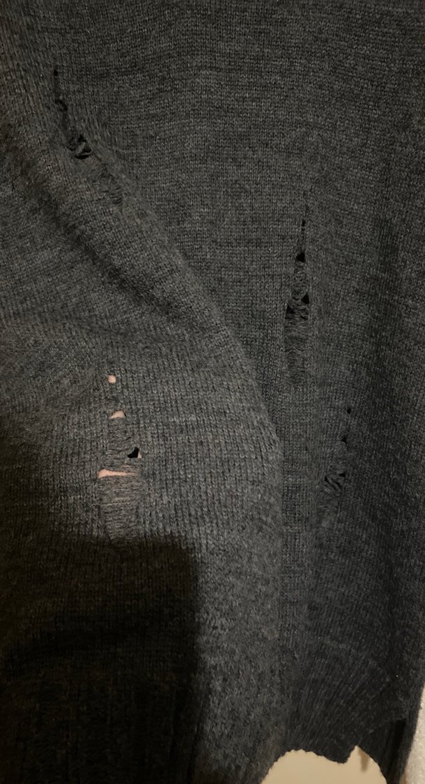 Gri V Yaka Örgü Kadın Kazak - Görsel 3