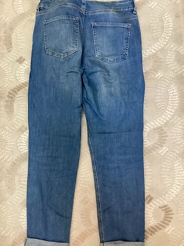 LC Waikiki Yırtık paça boyfriend kot pantolon