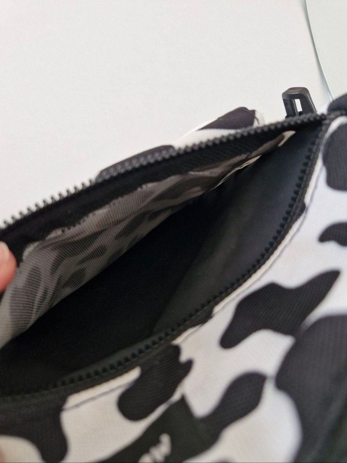 İnek Desenli Kol Çantası - Görsel 5