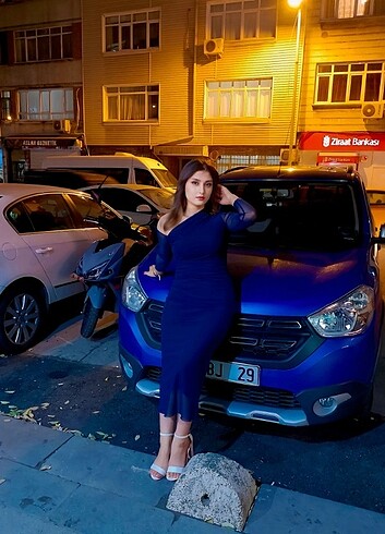 Tek bir kere giyildi