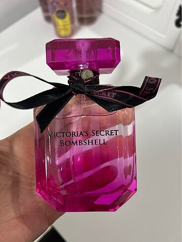 Victoria Secret Bombshell