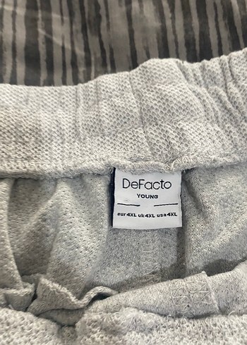 Gri Pamuklu Rahat Kesim Erkek Şort - Görsel 3