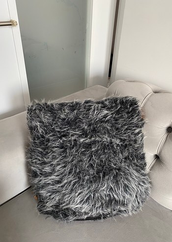 Gri Peluş Dekoratif Yastık Kılıfı - Görsel 3