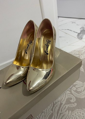 Altın Parlak Stiletto Topuklu Kadın Ayakkabı - Görsel 3