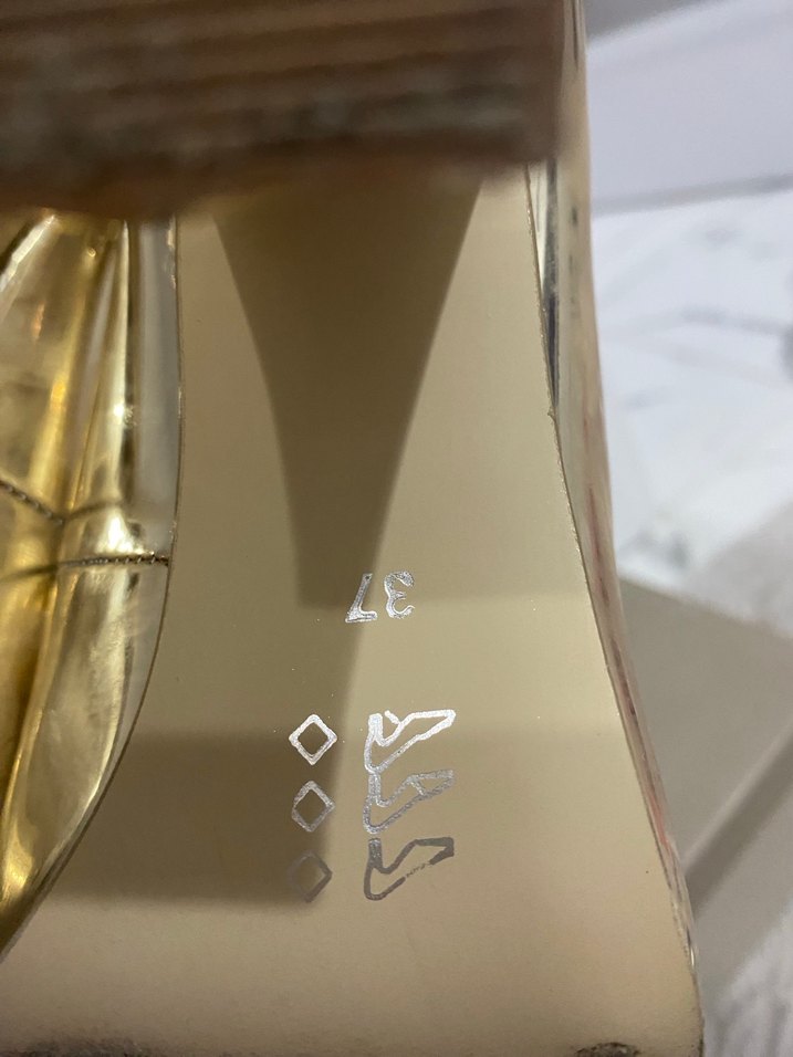 Altın Parlak Stiletto Topuklu Kadın Ayakkabı - Görsel 4